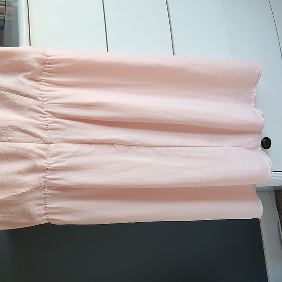 Beautiful soft pink dress! - Picture 6 of 10
